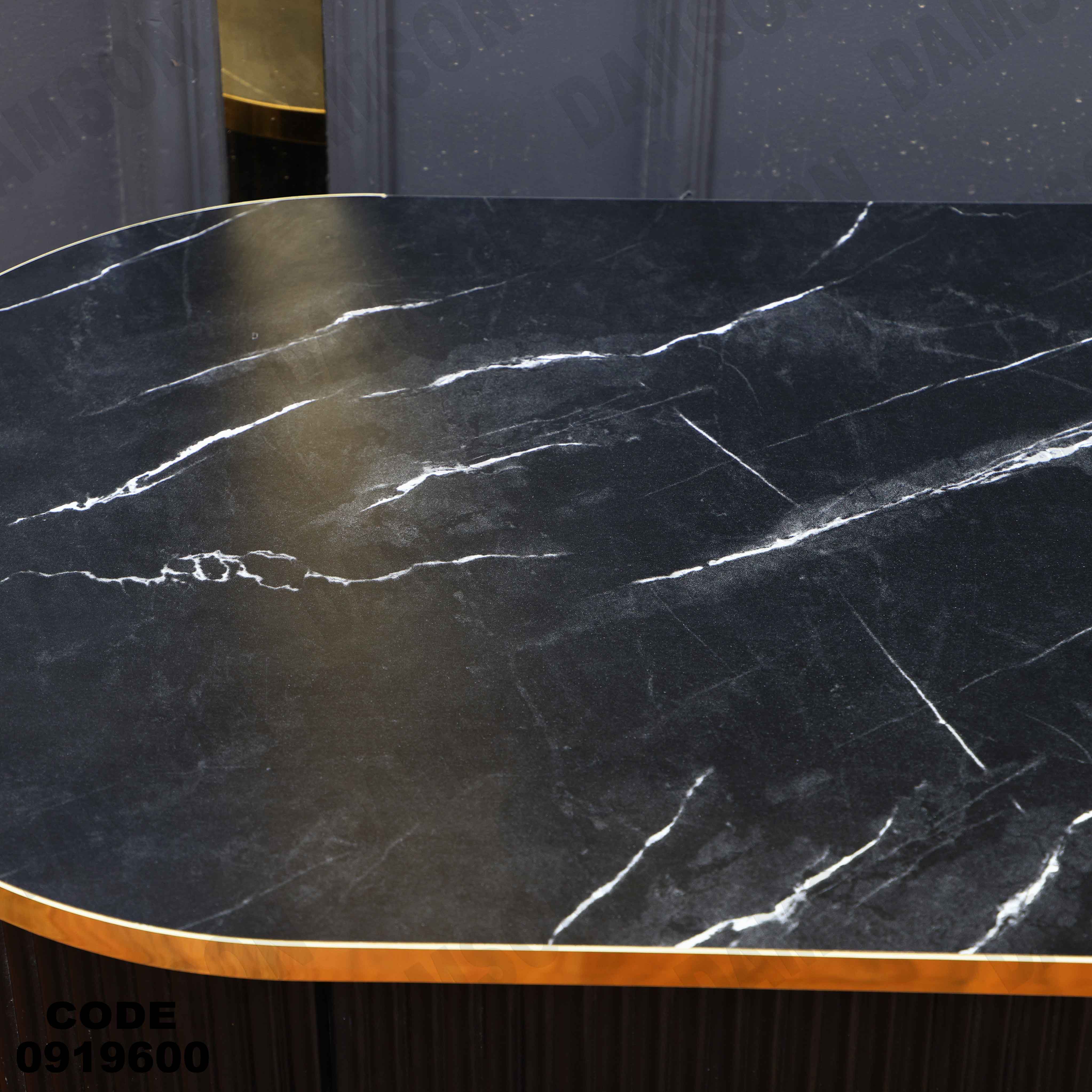 ترابيزة تليفزيون 196