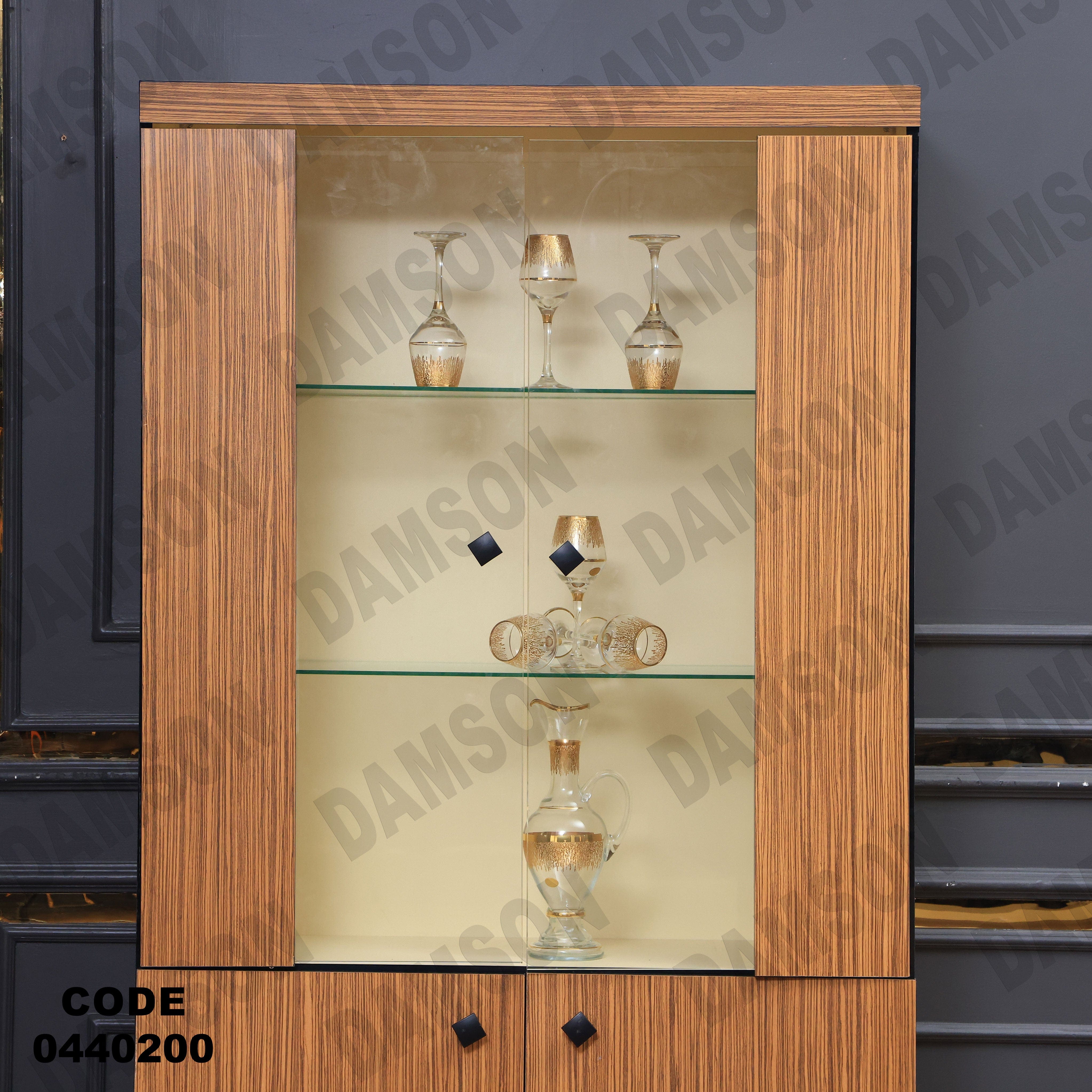 غرفة سفرة 402