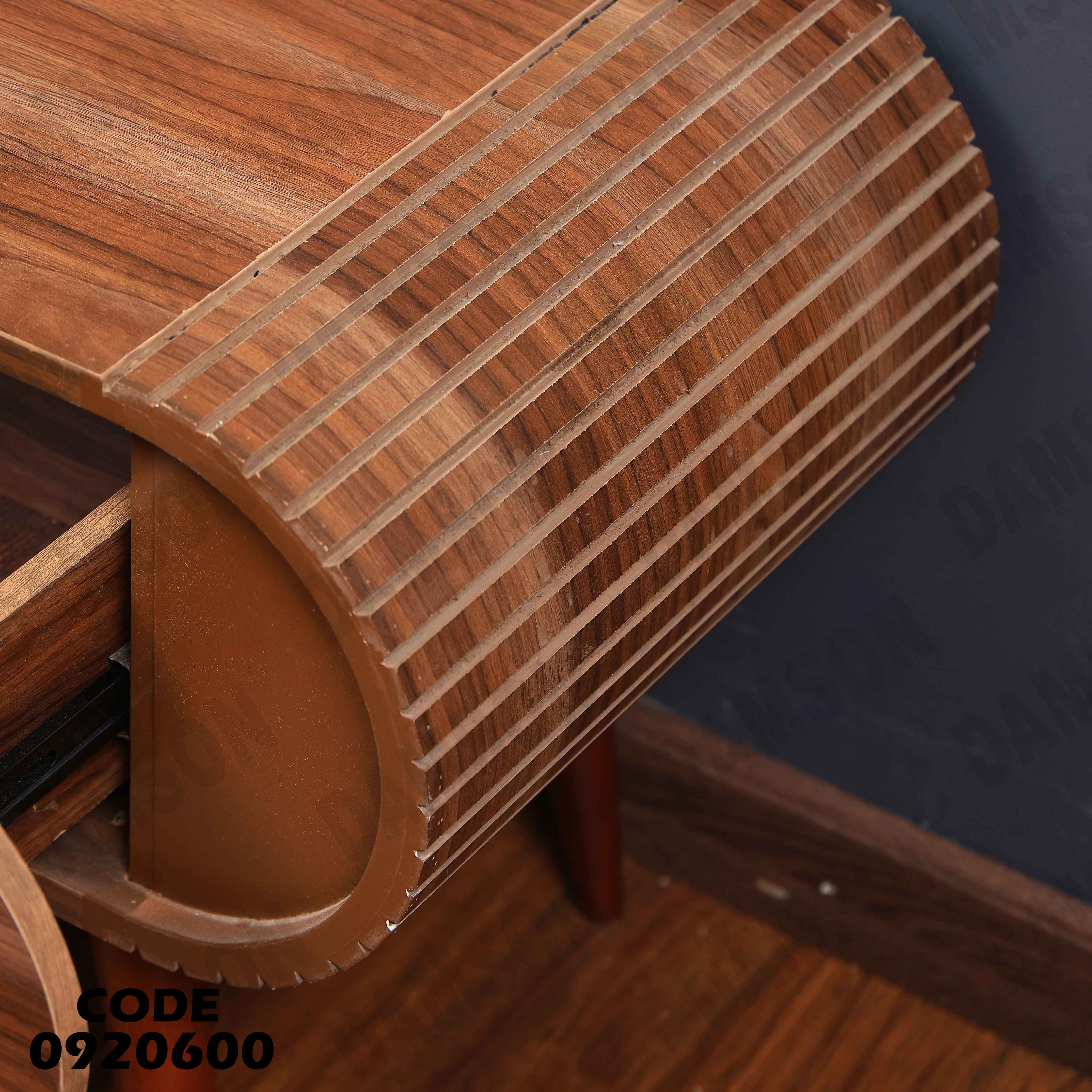 ترابيزة تليفزيون 206