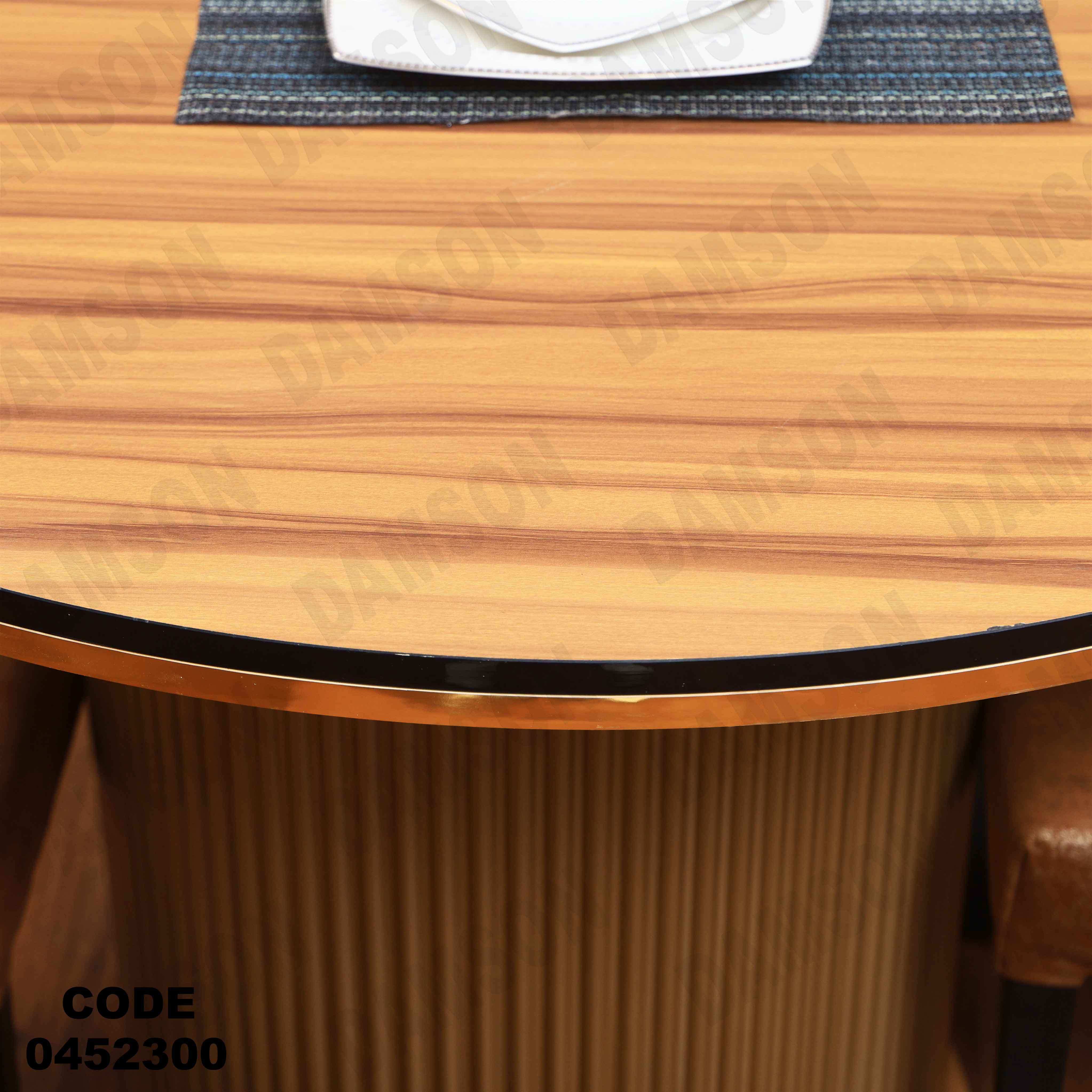 ترابيزة سفرة 523