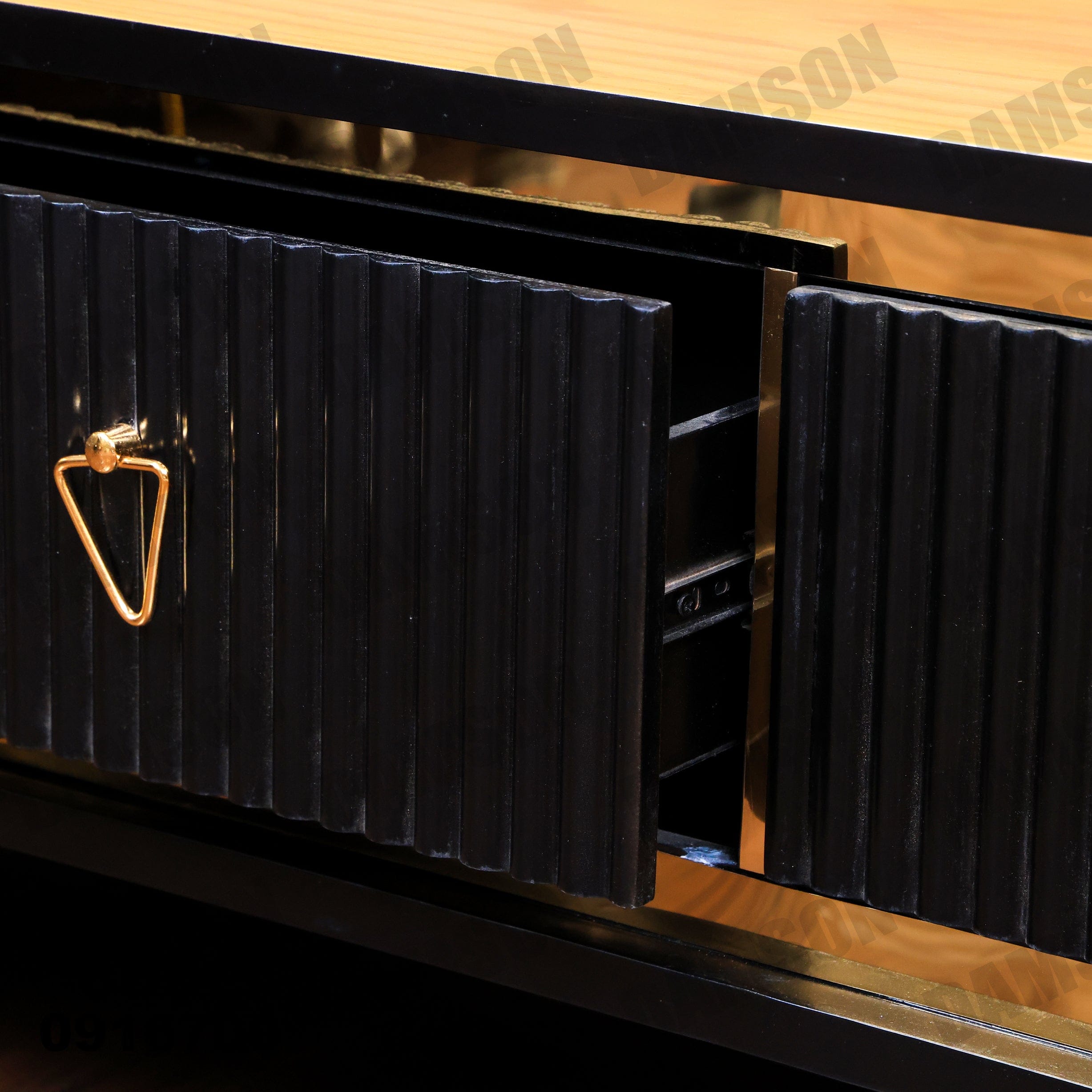 تي في يونيت 167 - Damson Furnitureتي في يونيت 167